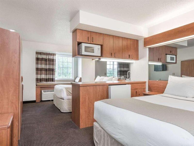 Microtel Inn & Suites By Wyndham Rice Lake Exterior photo
