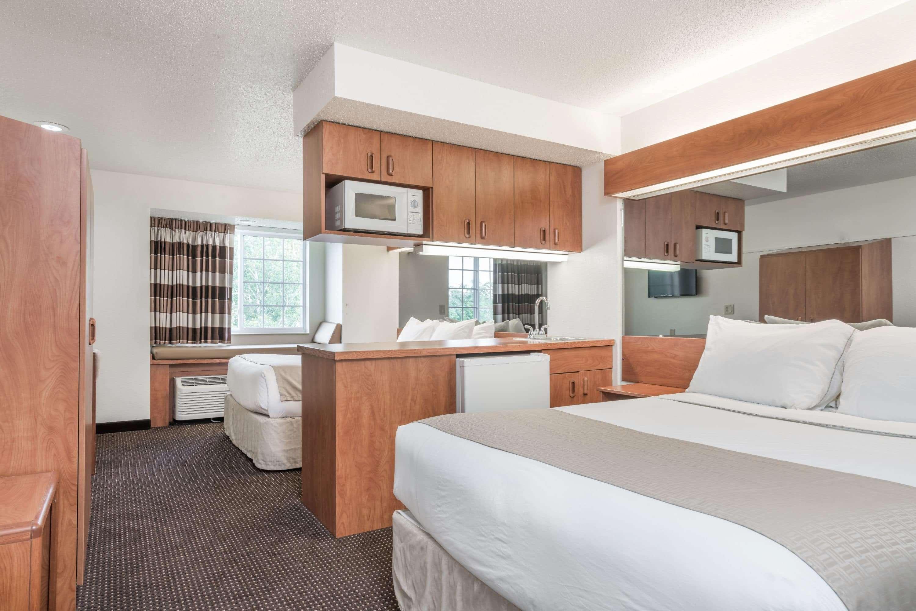 Microtel Inn & Suites By Wyndham Rice Lake Exterior photo